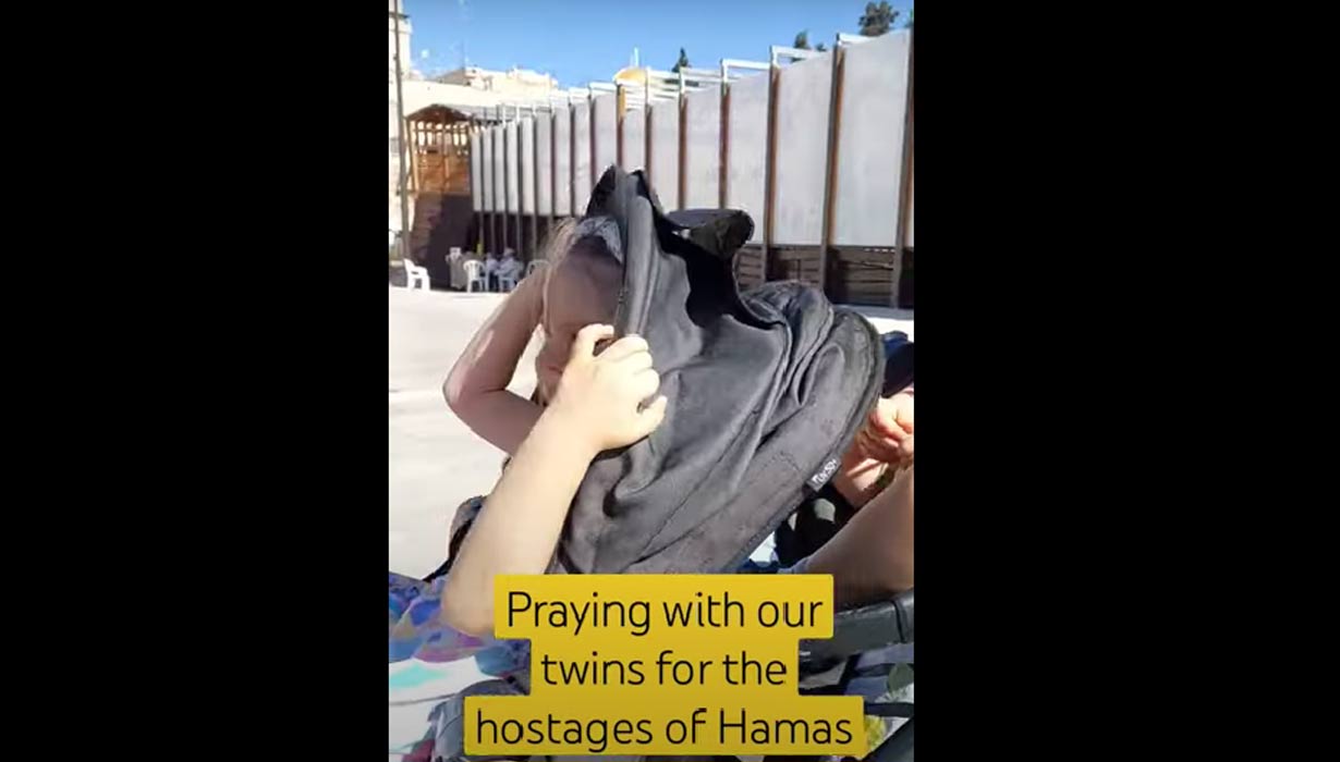 praying with twins